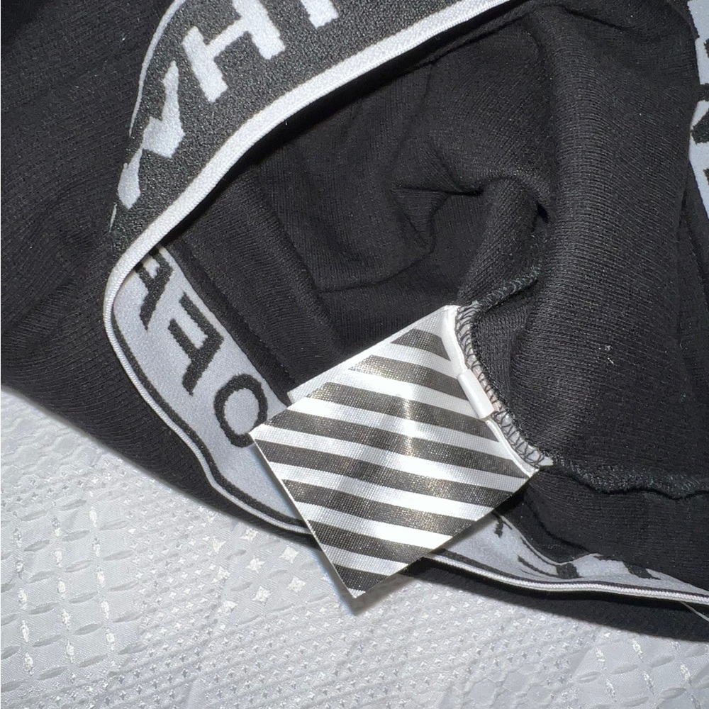Off White Active Wear Set - Picture 9 of 9